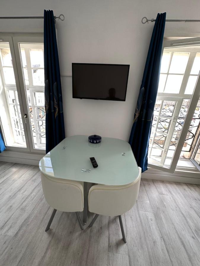 Le Bleu Arrageois Apartment Arras Bagian luar foto