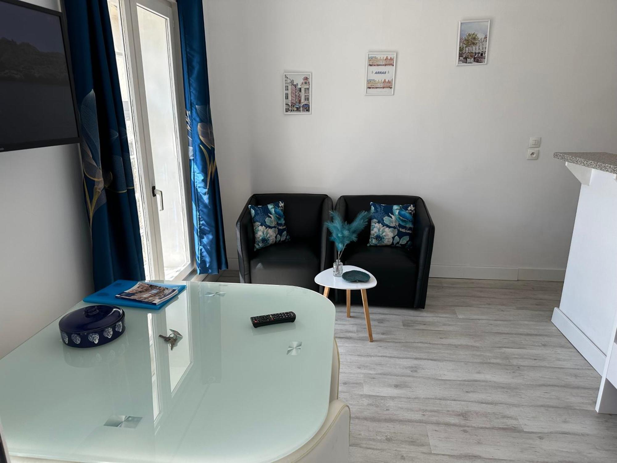 Le Bleu Arrageois Apartment Arras Bagian luar foto
